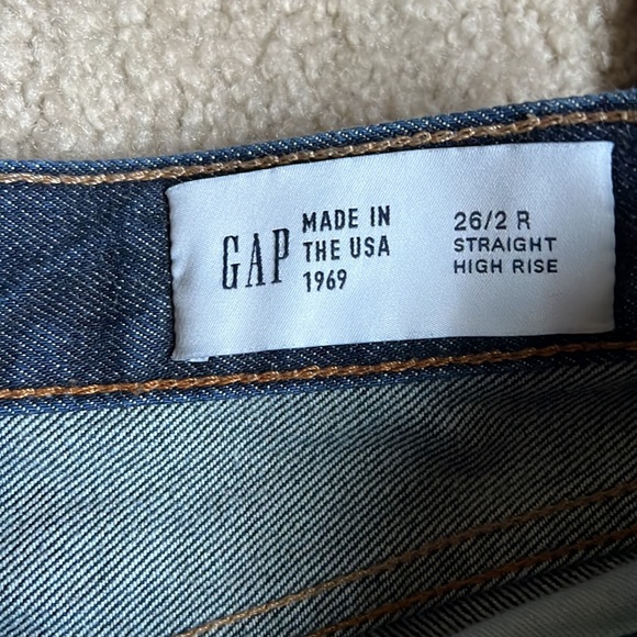 Gap 1969 Jeans. Straight High Rise 26/2 R - Picture 2 of 3